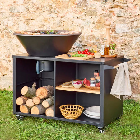 Stromboli Feuerstelle mit Grillfunktion, 80 cm Durchmesser – schwarz, mit Grillrost und Stauraum. B 138 x T 82 x H 114 cm